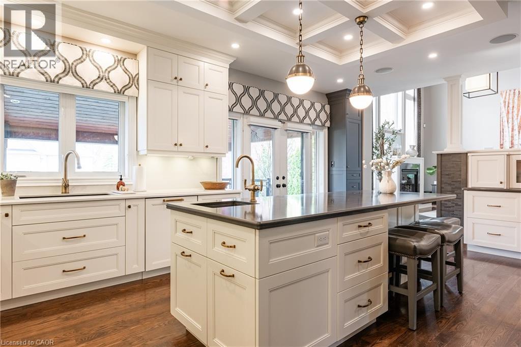 1392 CLEARWATER Crescent - 12
