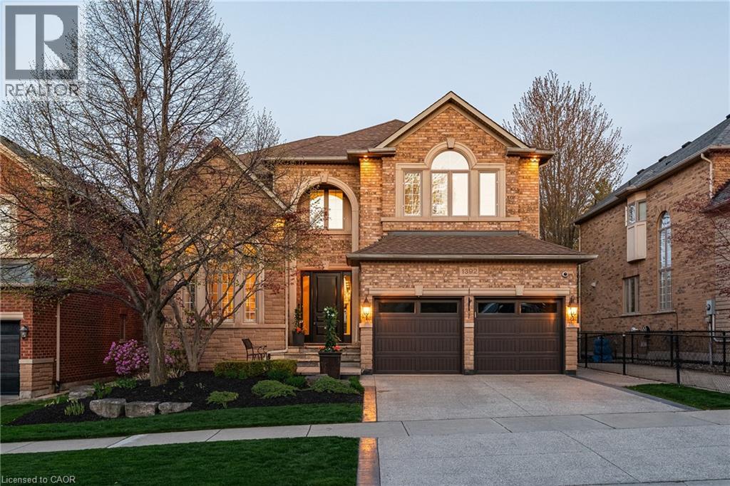 1392 CLEARWATER Crescent - 2