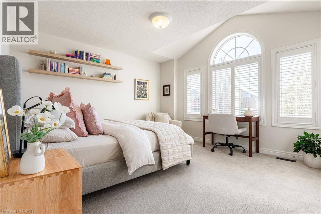 1392 CLEARWATER Crescent, Oakville, Ontario, L6H7J5 — Photo 6