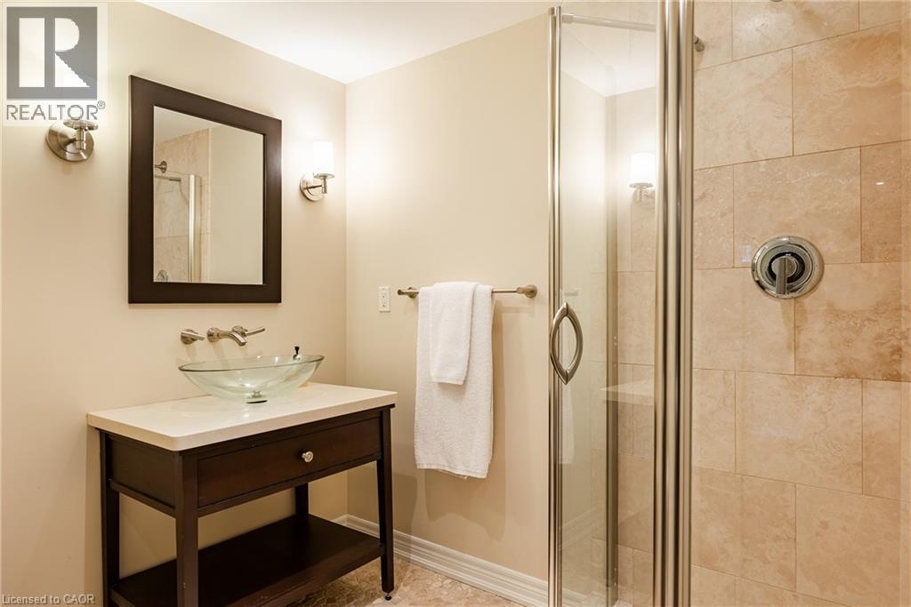 1392 CLEARWATER Crescent, Oakville, Ontario, L6H7J5 — Photo 4