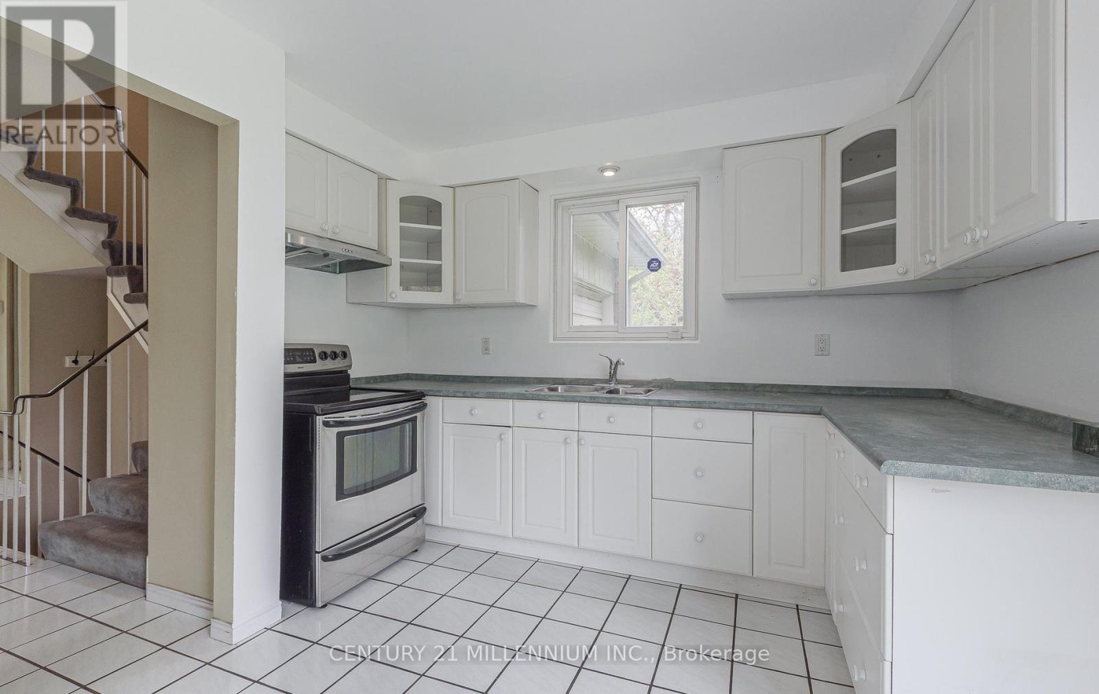 3 LONGBOURNE CRESCENT - 14