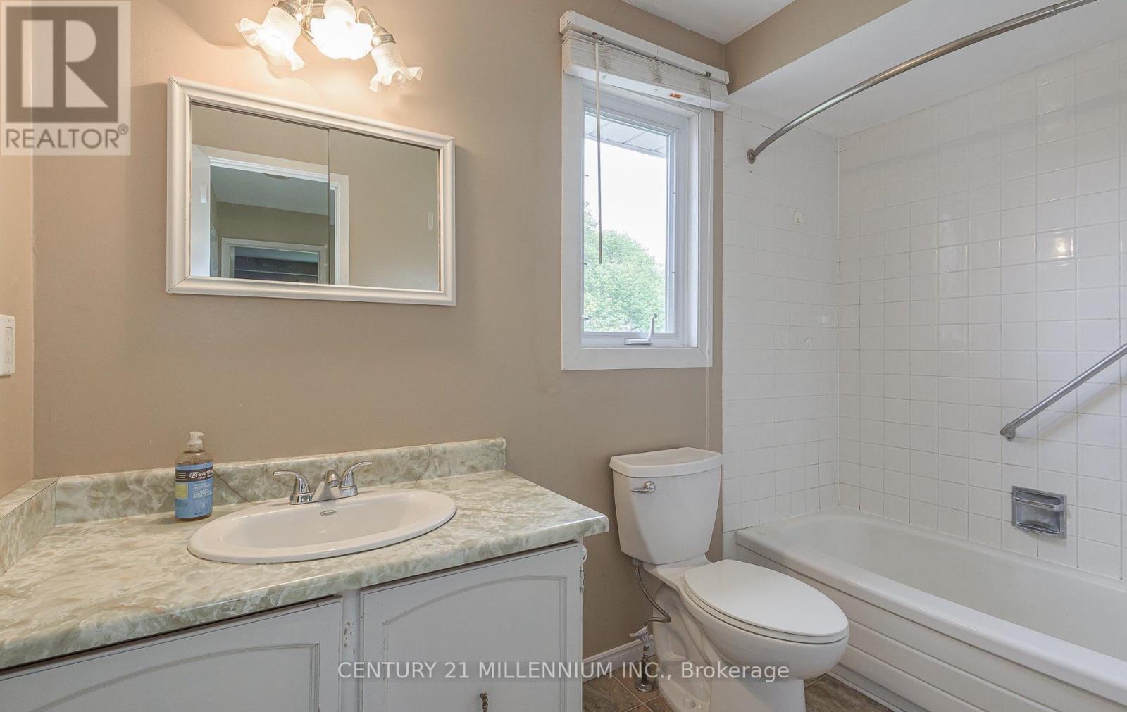 3 LONGBOURNE CRESCENT - 21