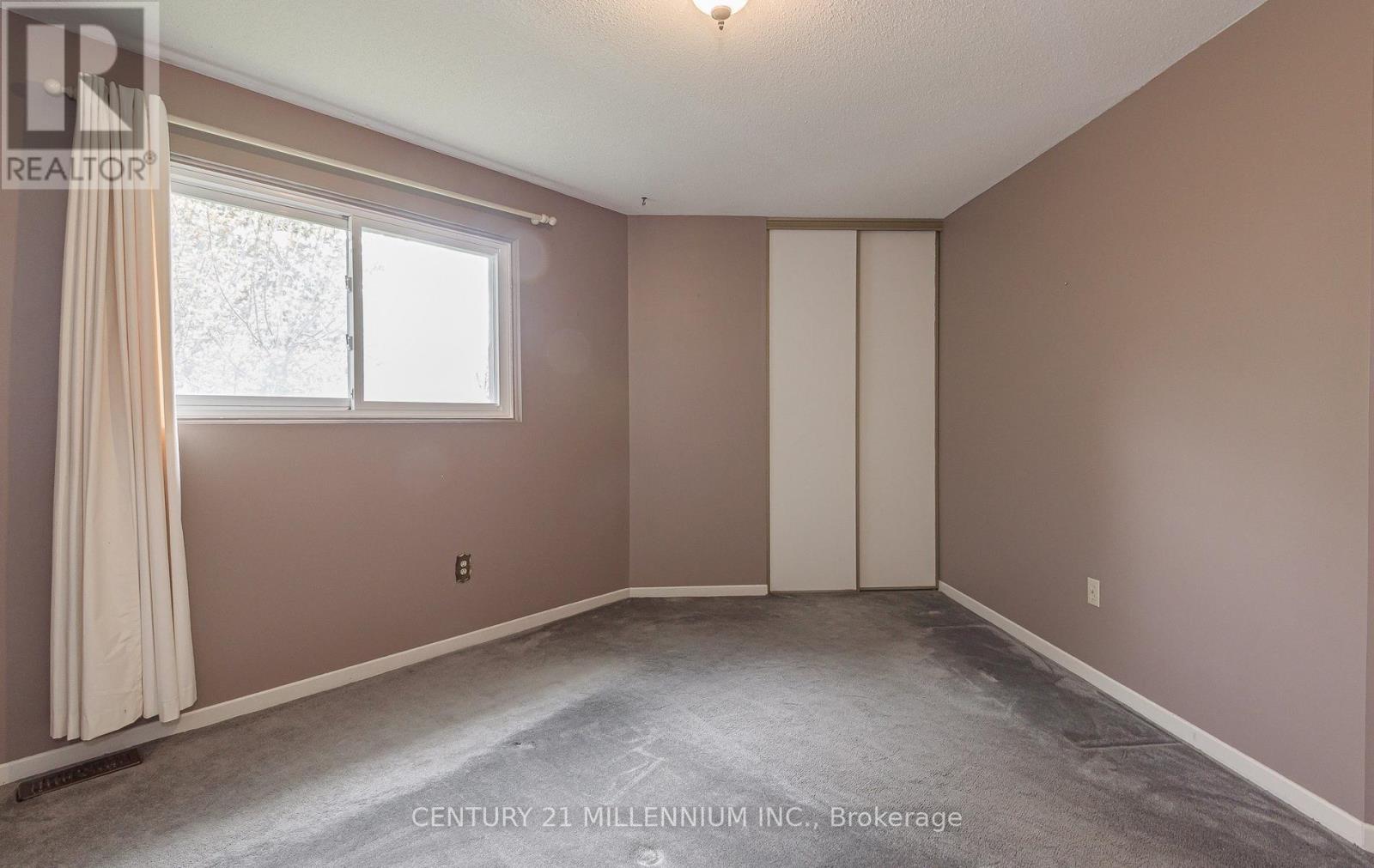 3 LONGBOURNE CRESCENT - 24