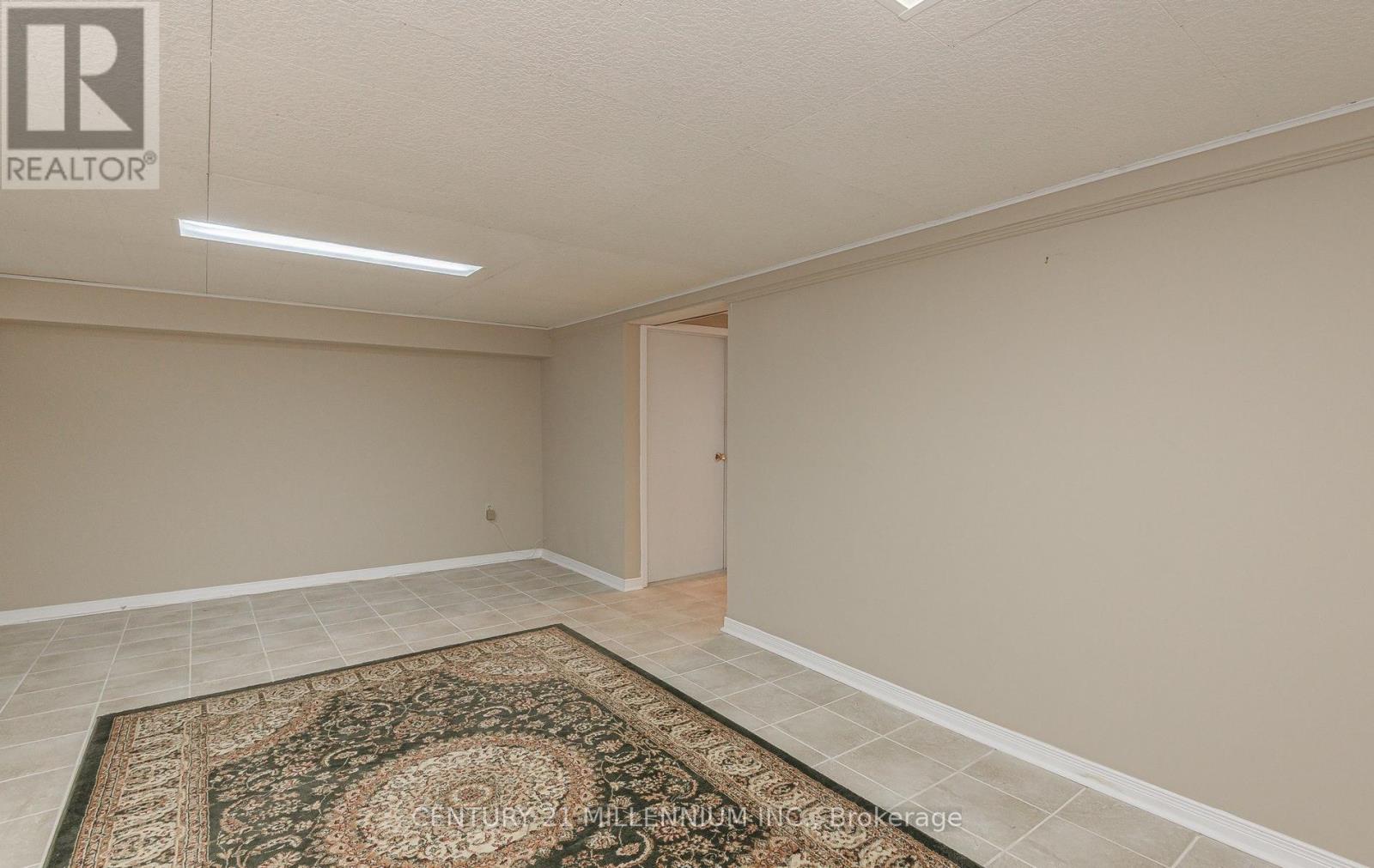 3 LONGBOURNE CRESCENT - 28