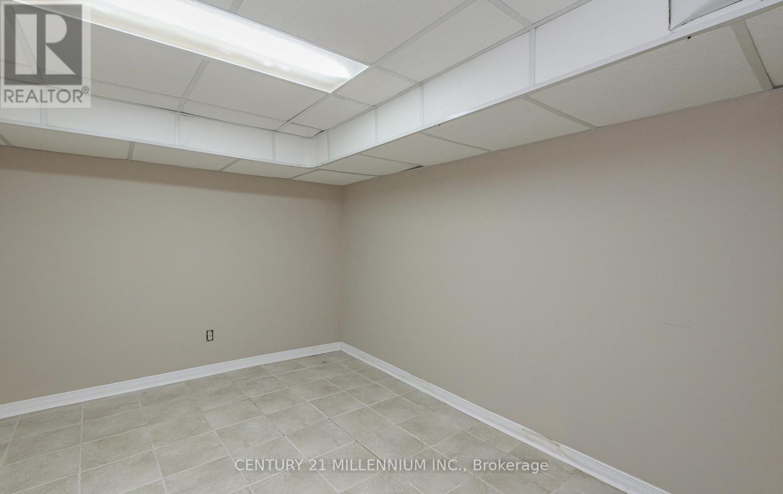 3 LONGBOURNE CRESCENT - 29