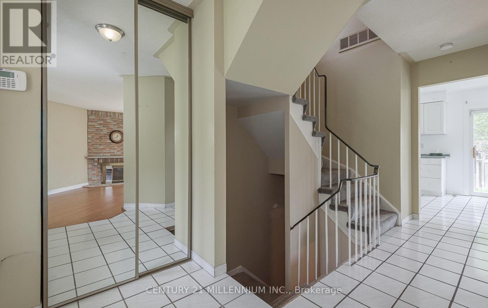 3 LONGBOURNE CRESCENT - 6