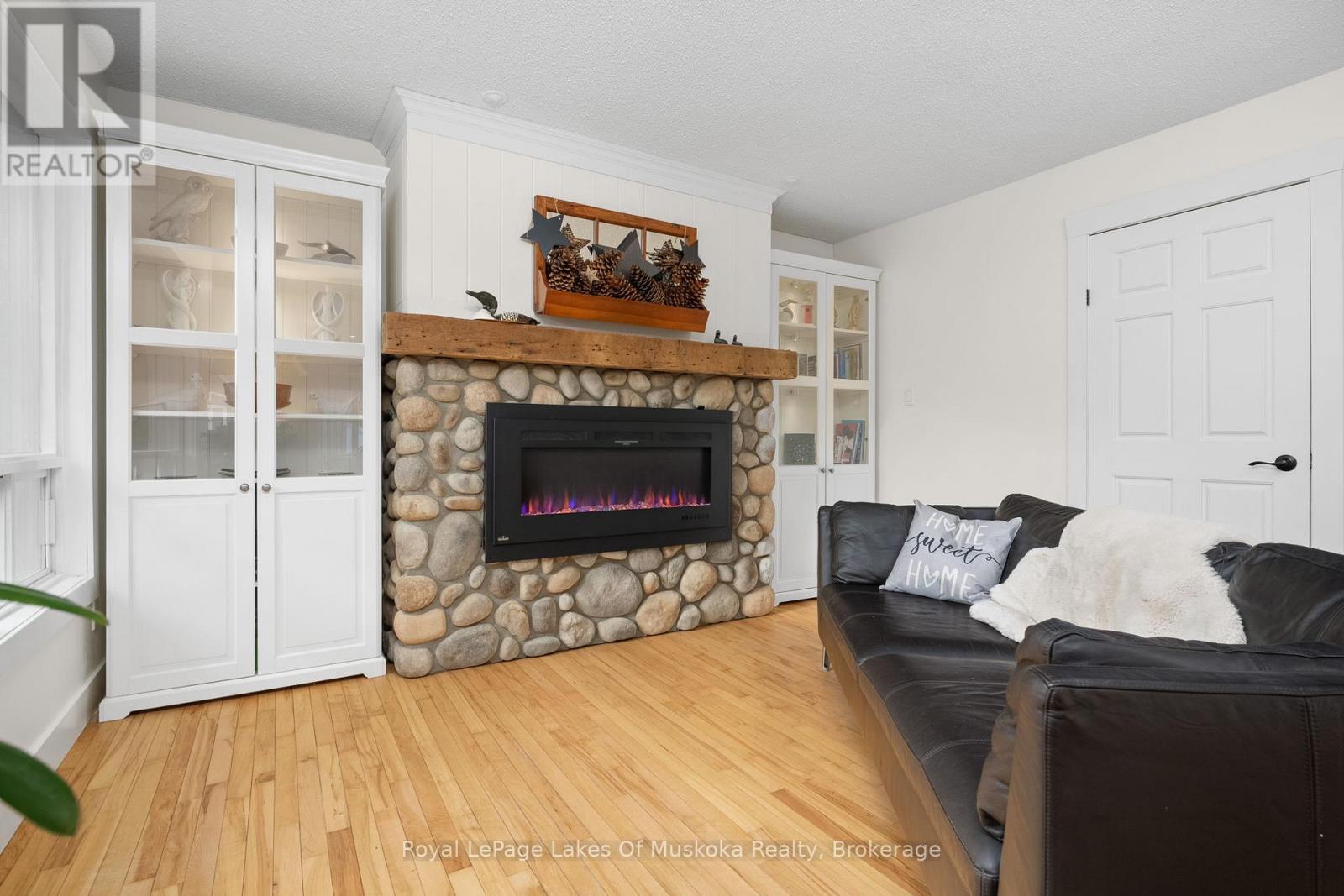 84 CLARKE CRESCENT - 18