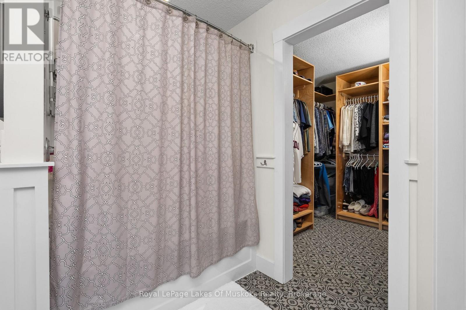 84 CLARKE CRESCENT - 24