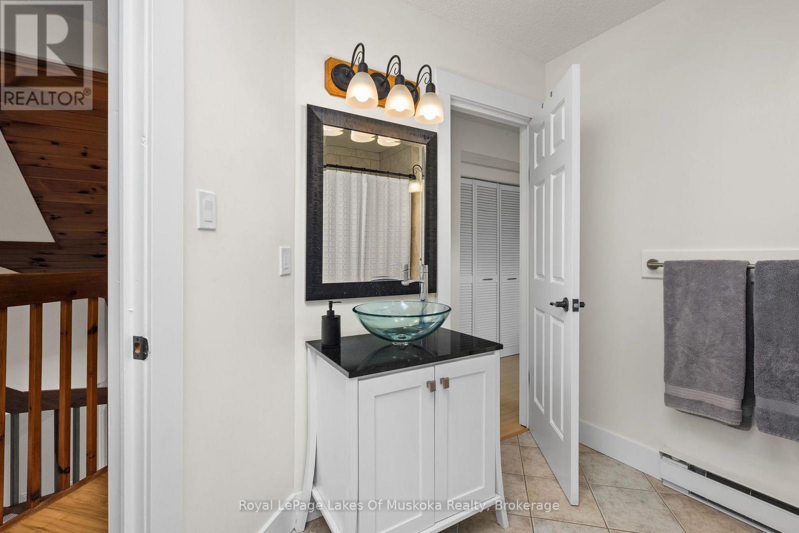 84 CLARKE CRESCENT - 28