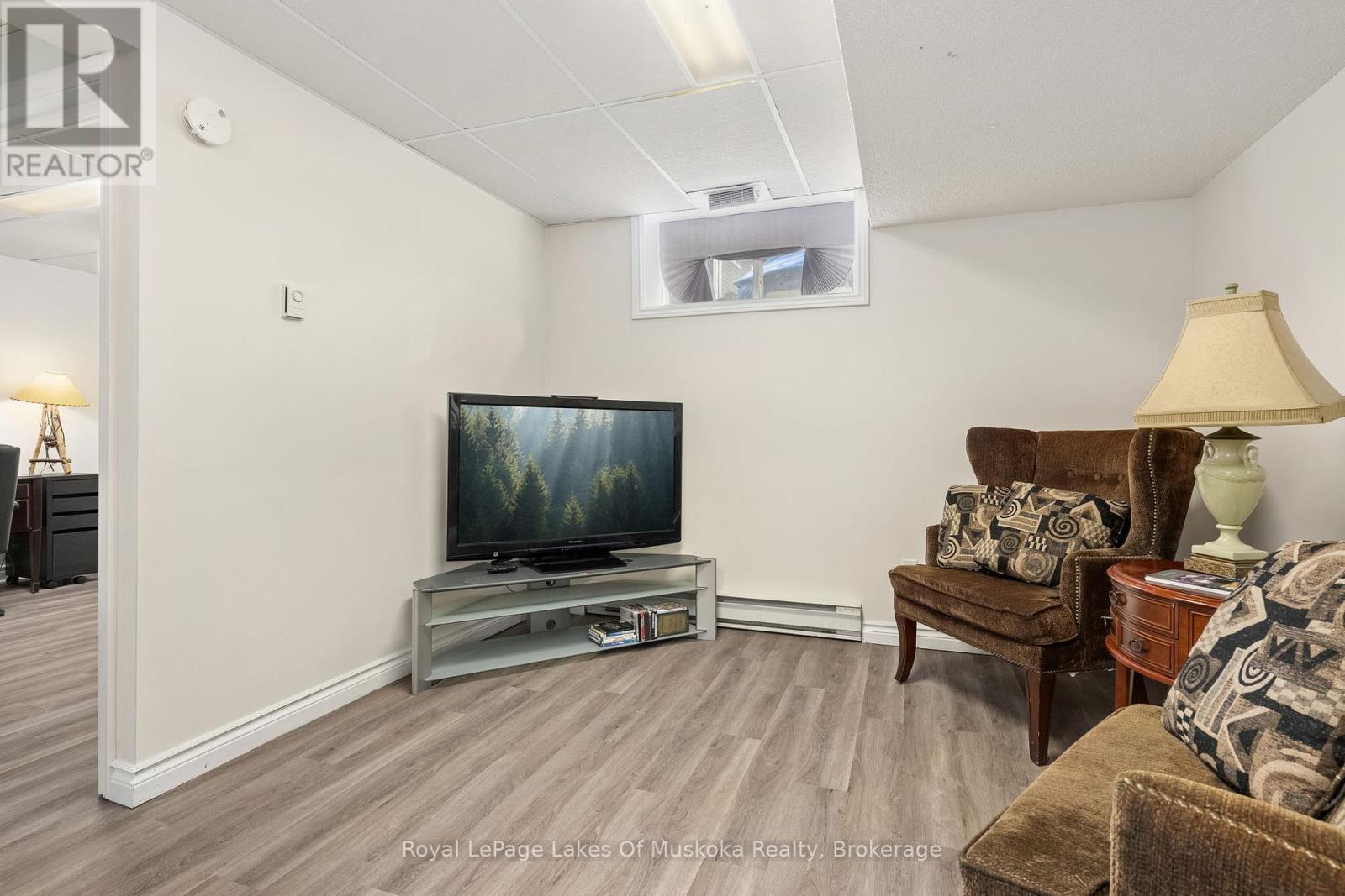 84 CLARKE CRESCENT - 31