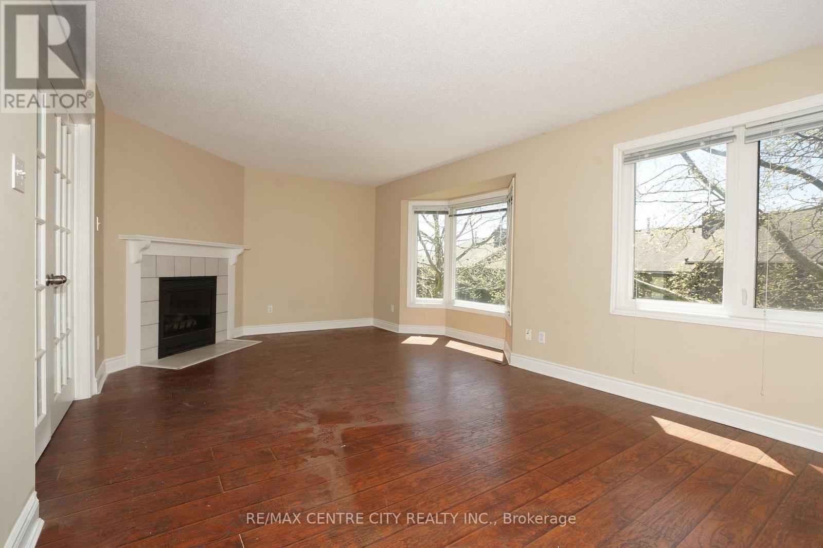 #31 1548 RICHMOND STREET - 13
