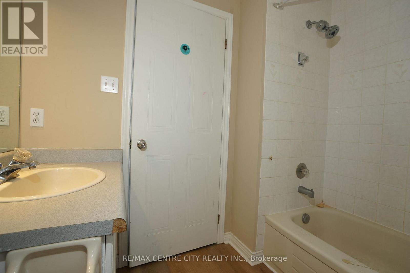 #31 1548 RICHMOND STREET - 17