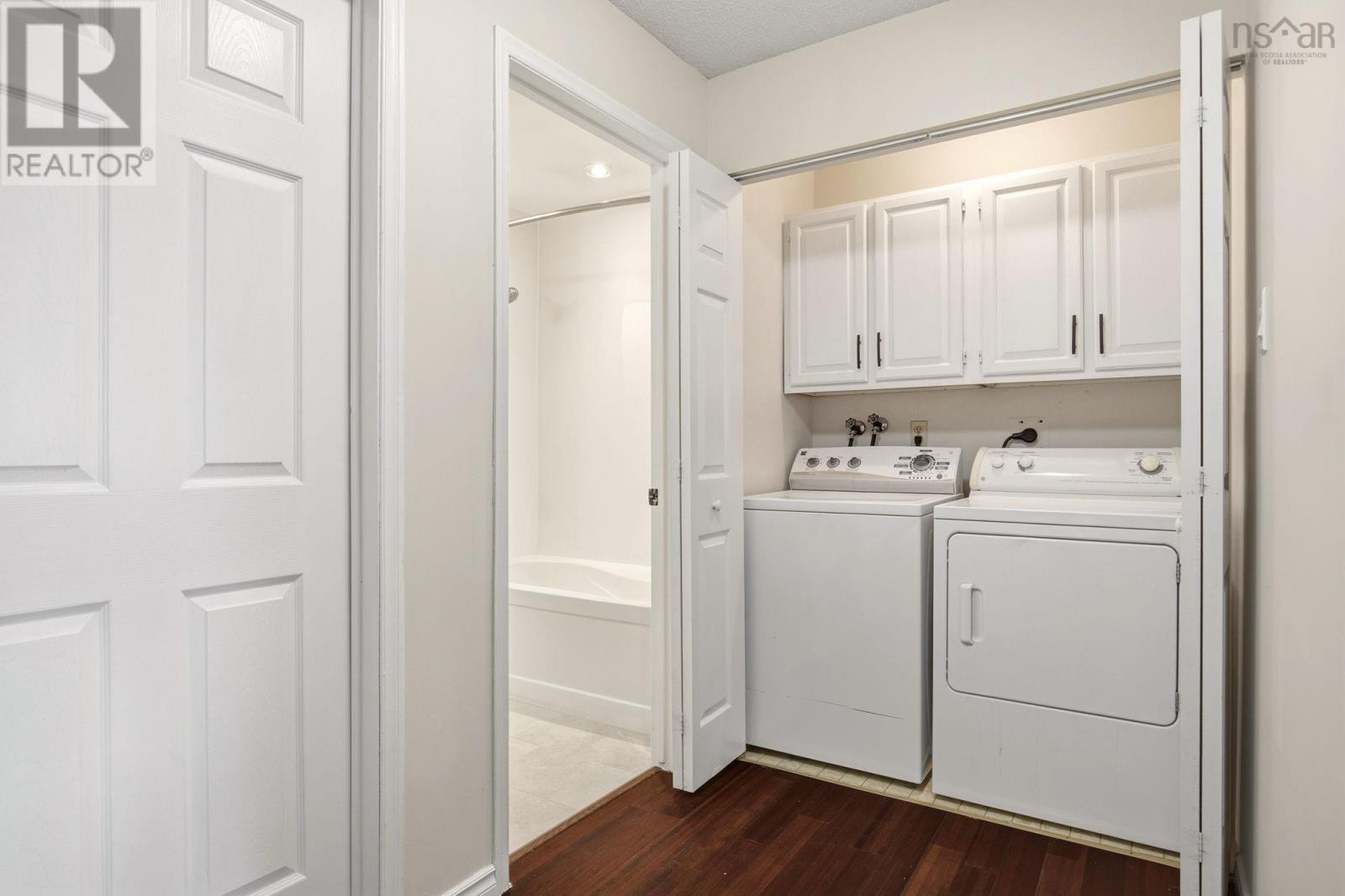 Property 25 of 33 of 306 1 Lombardy Lane