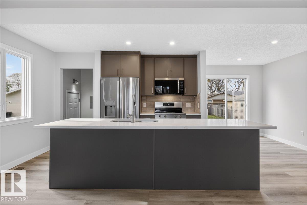 9723 65 AV NW, Edmonton
