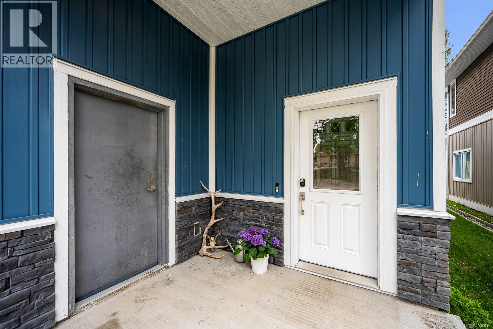 #5 690 Smith Rd - 59