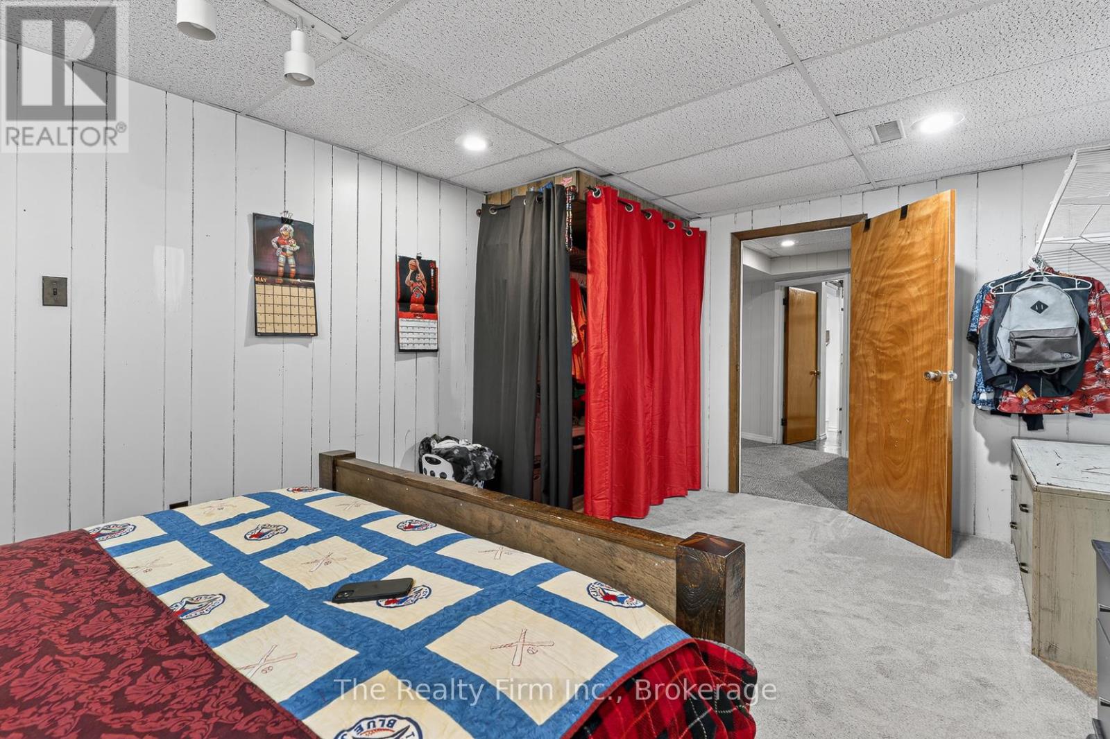 5 MARSHALL COURT - 40