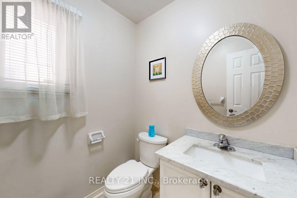 11 ILES STREET W - 13