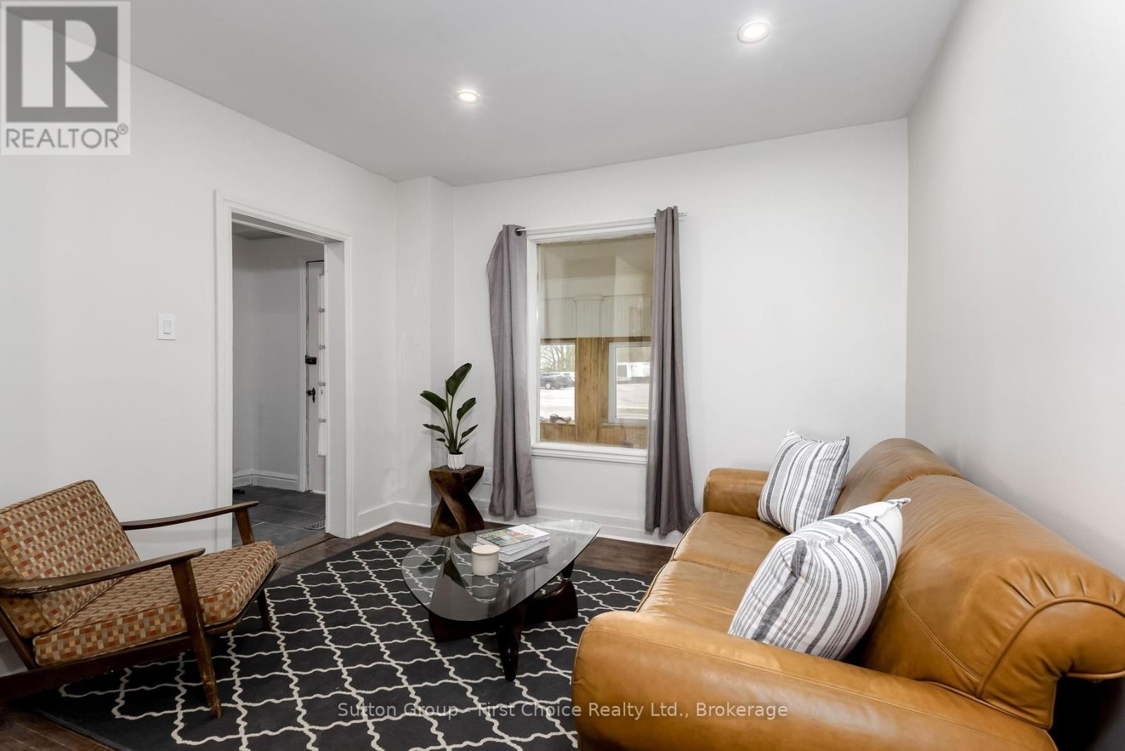 383 DOURO STREET - 7