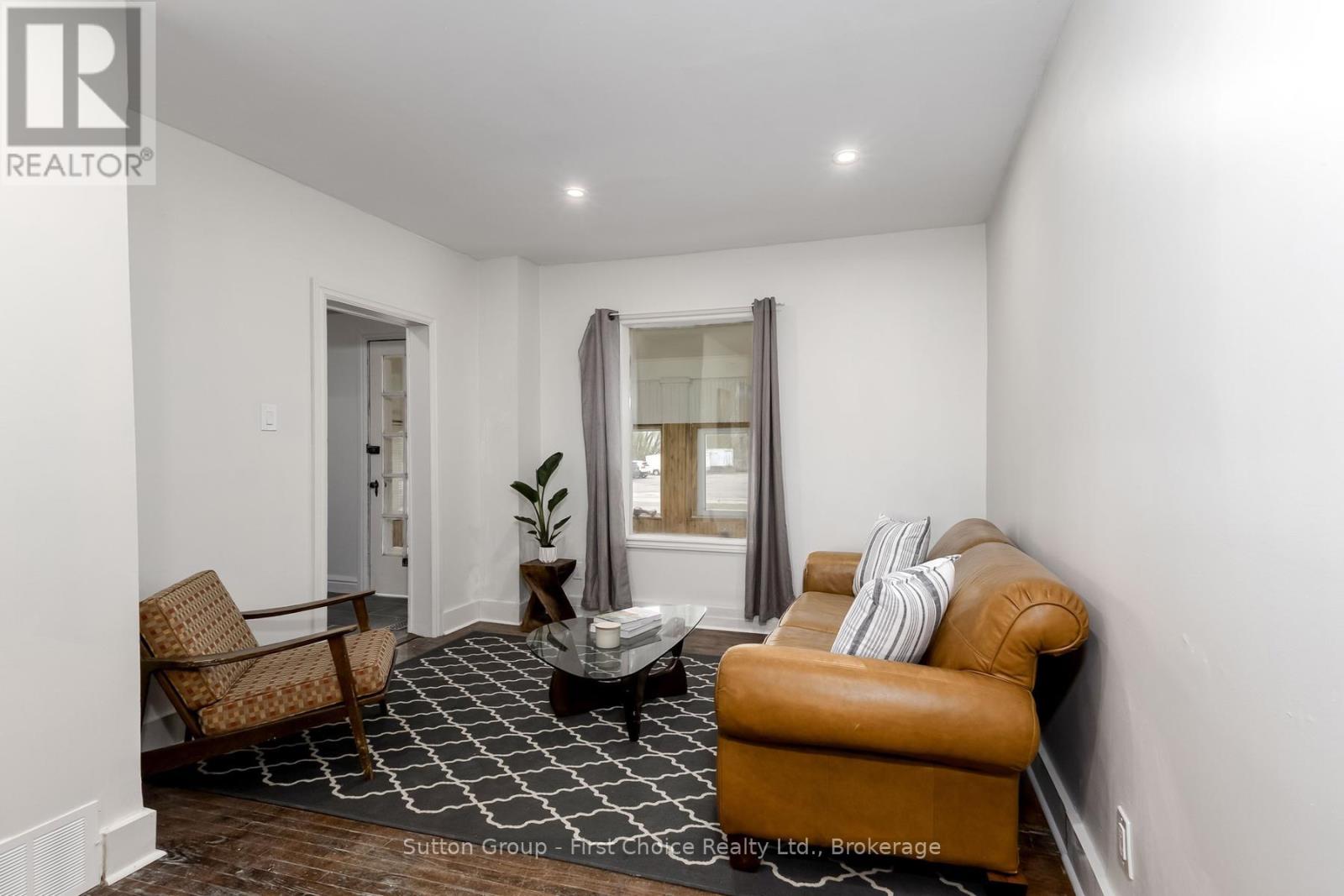383 DOURO STREET - 8