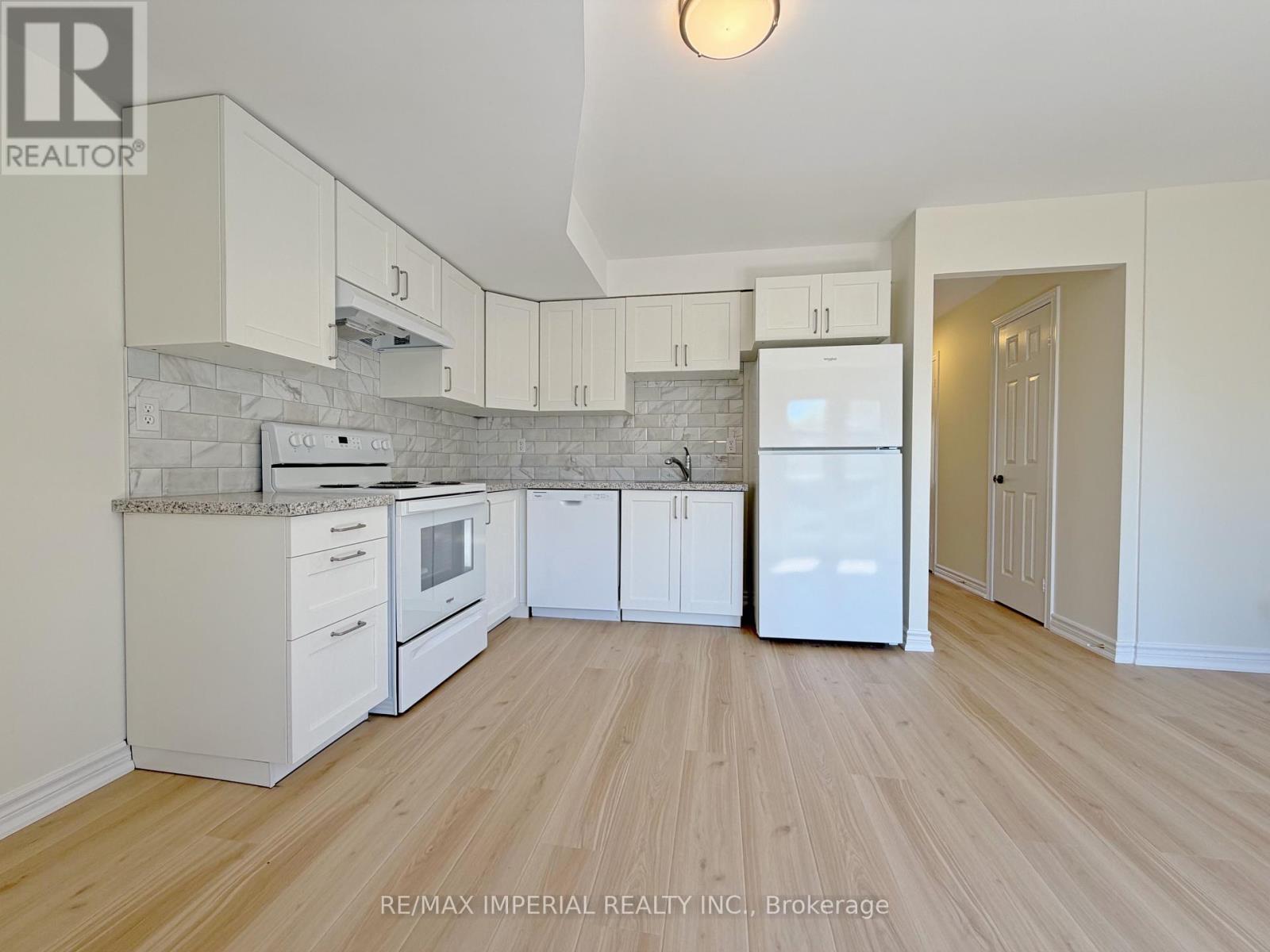 623-623A THE QUEENSWAY - 13