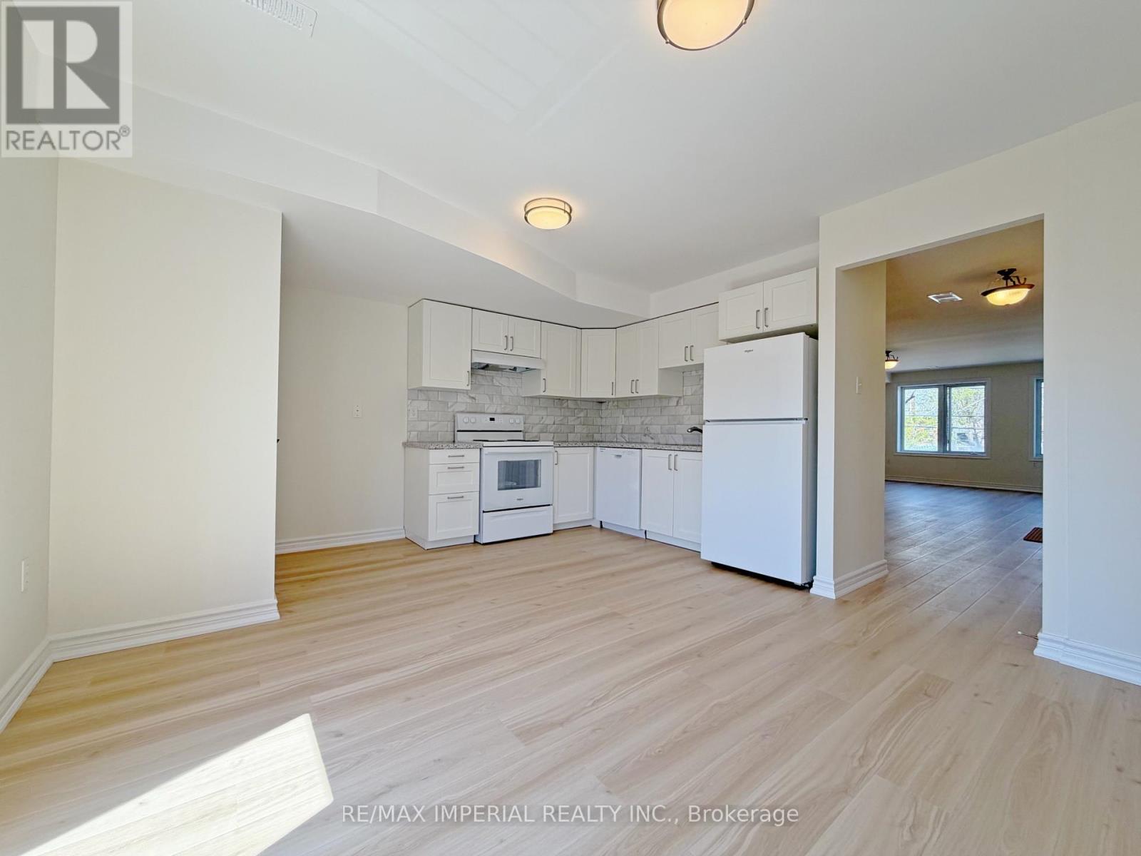623-623A THE QUEENSWAY - 14