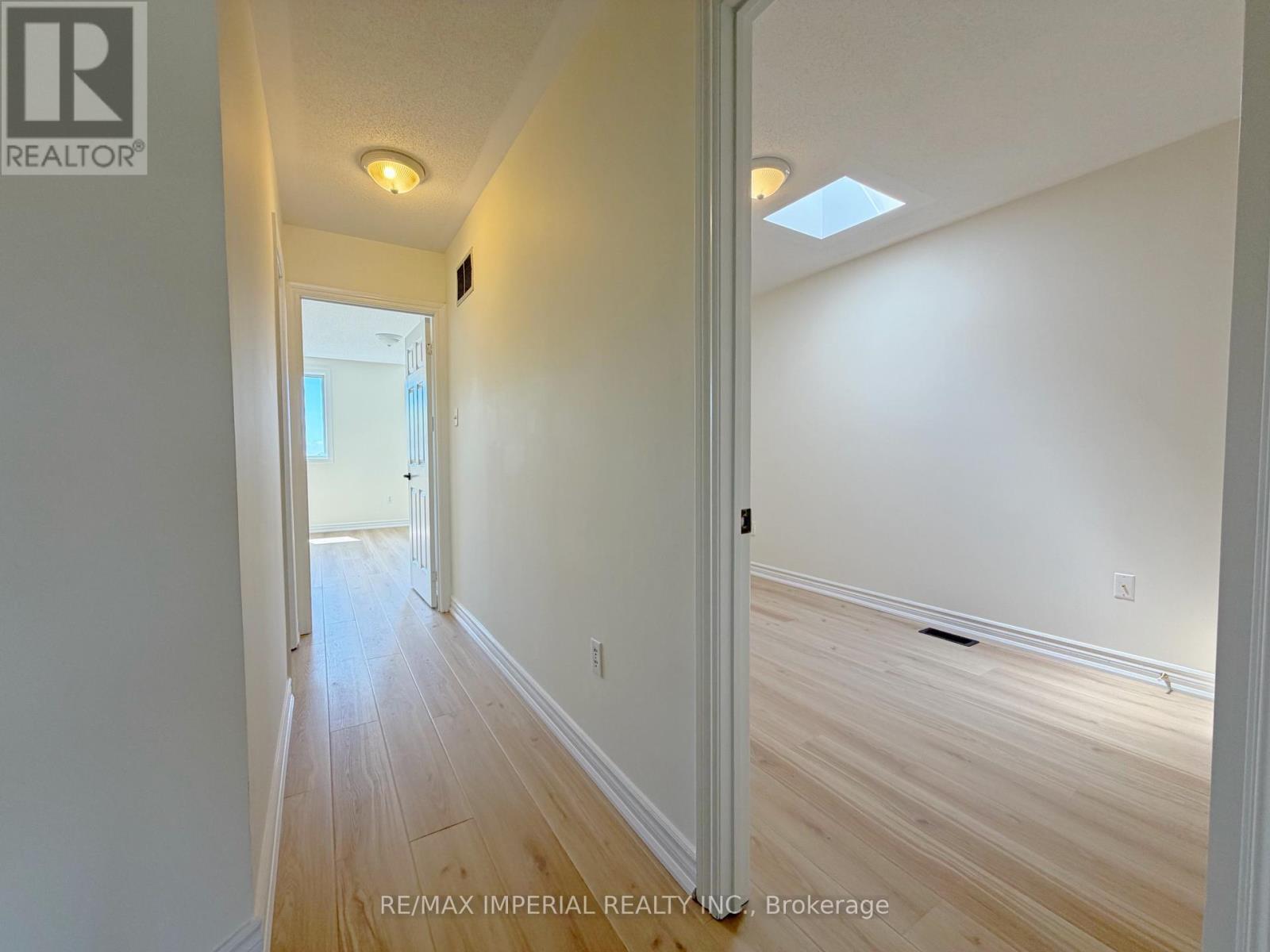 623-623A THE QUEENSWAY - 3