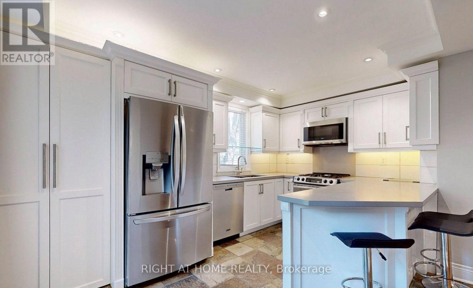 Listing photo of 2 - 1186 ROYAL YORK ROAD