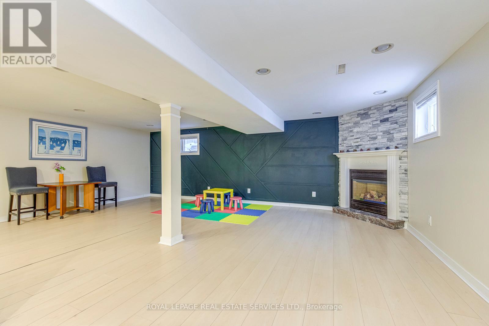 1462 GRAND BOULEVARD - 42