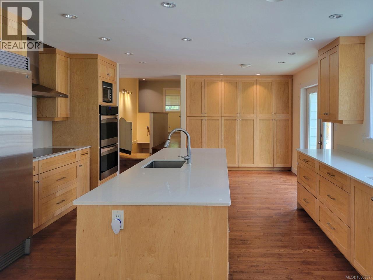 4611 McGill Rd - 4