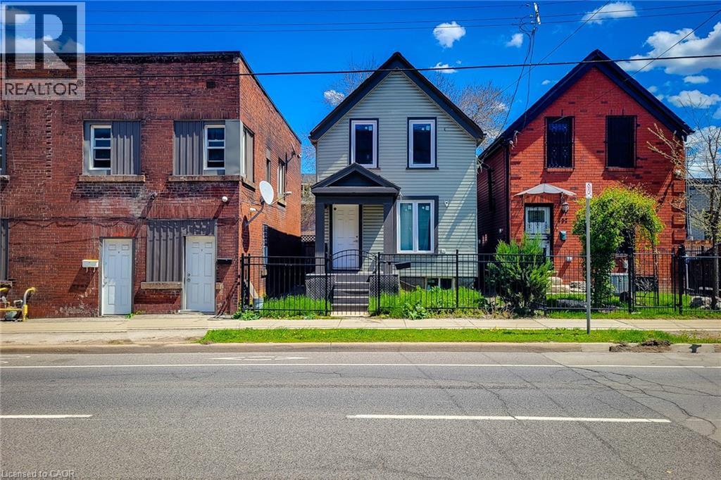 334 GAGE Avenue N - 1