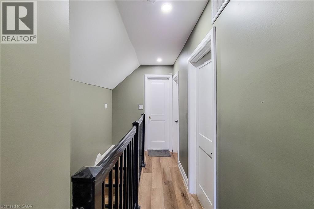 334 GAGE Avenue N - 10