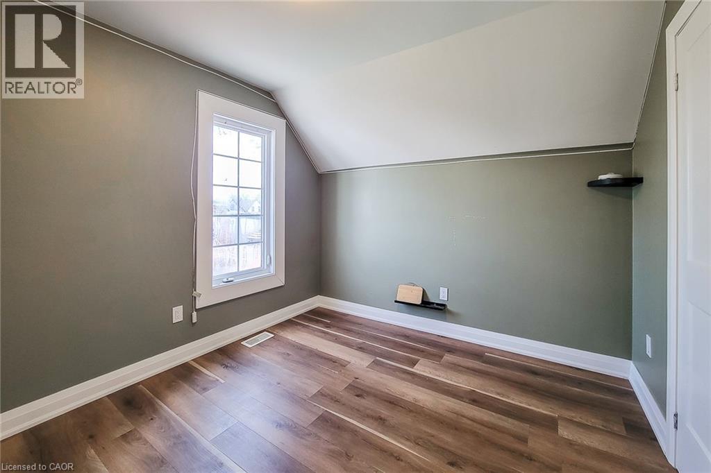 334 GAGE Avenue N - 11