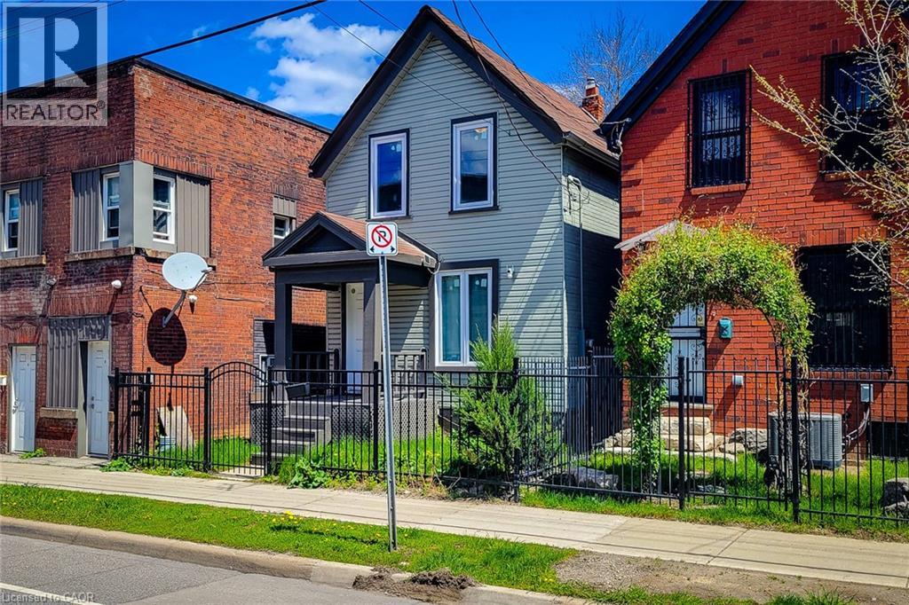 334 GAGE Avenue N - 4