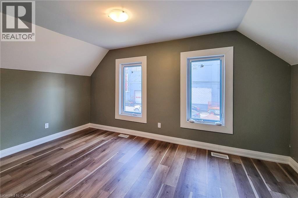 334 GAGE Avenue N - 8