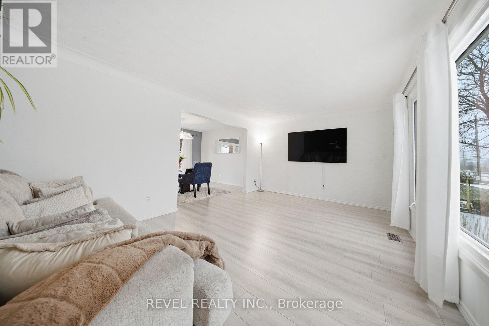 22 PARIS ROAD - 15