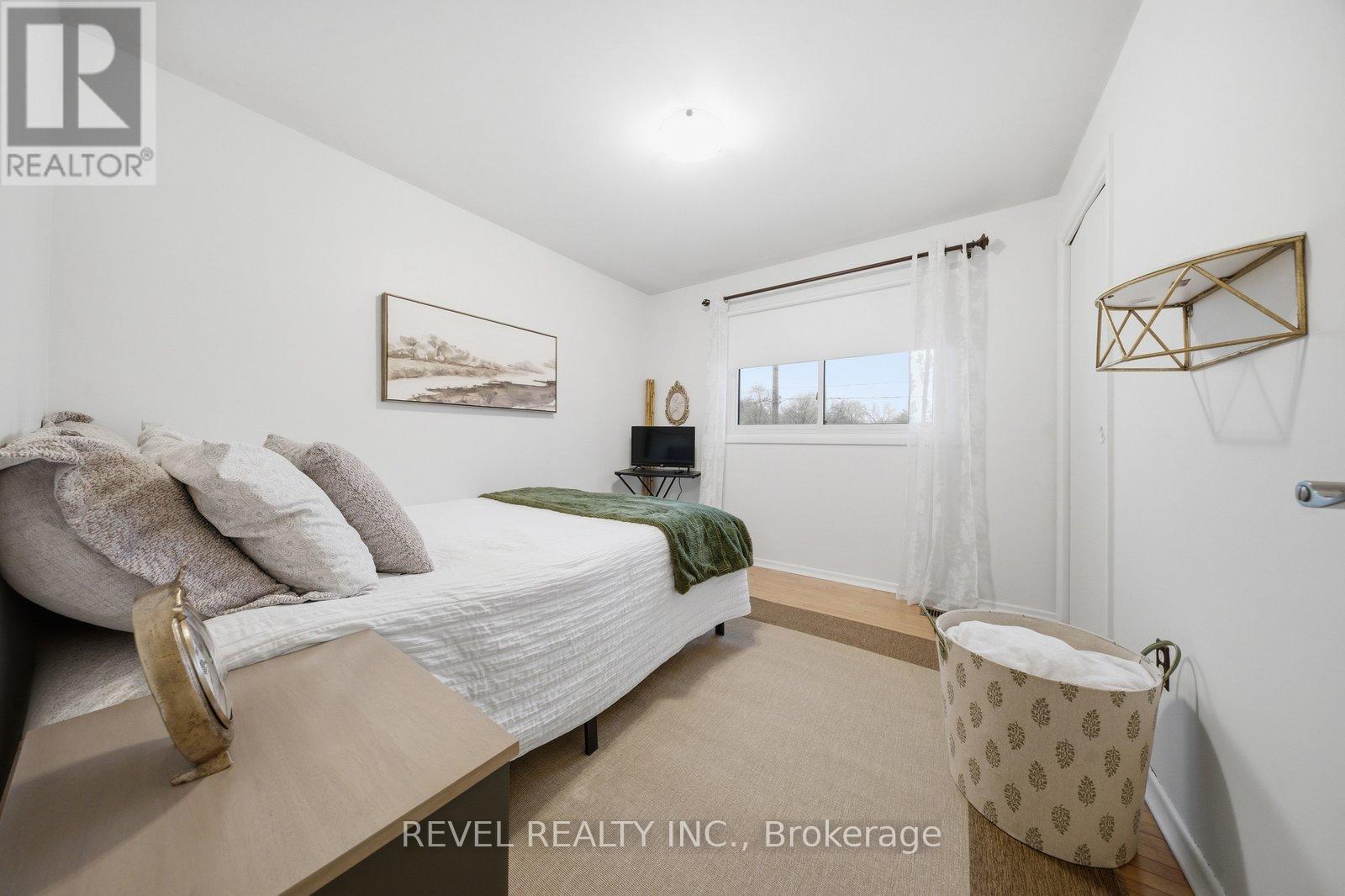 22 PARIS ROAD - 26