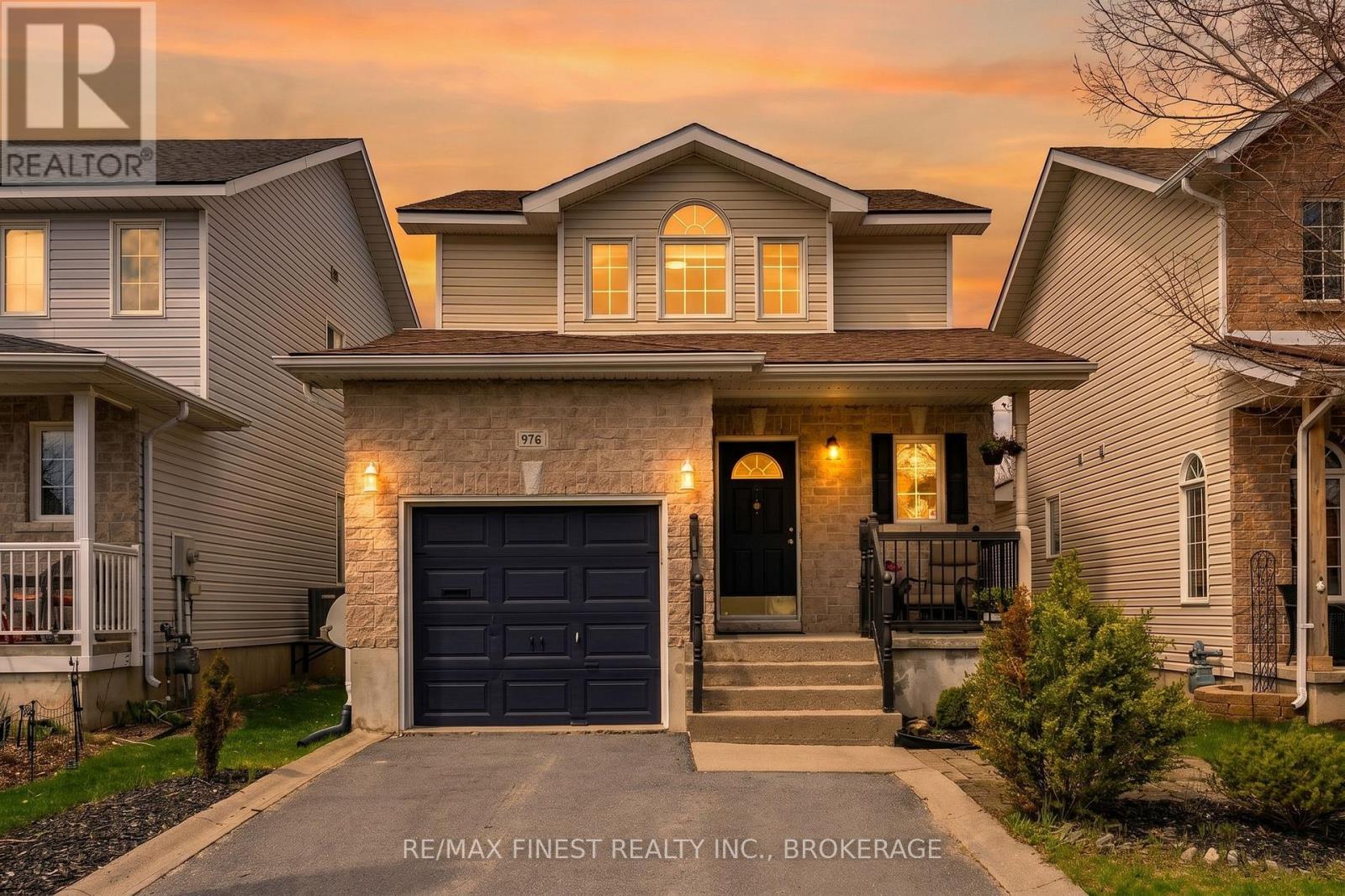 976 BLUFFWOOD AVENUE - 1