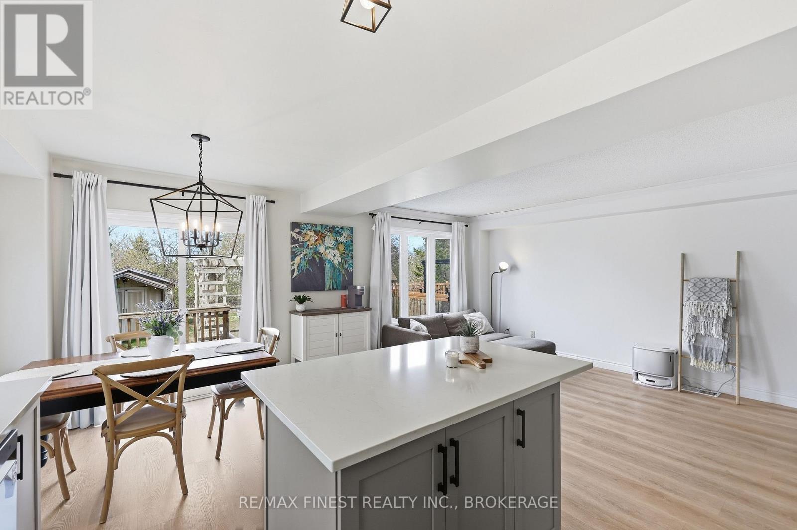 976 BLUFFWOOD AVENUE - 17