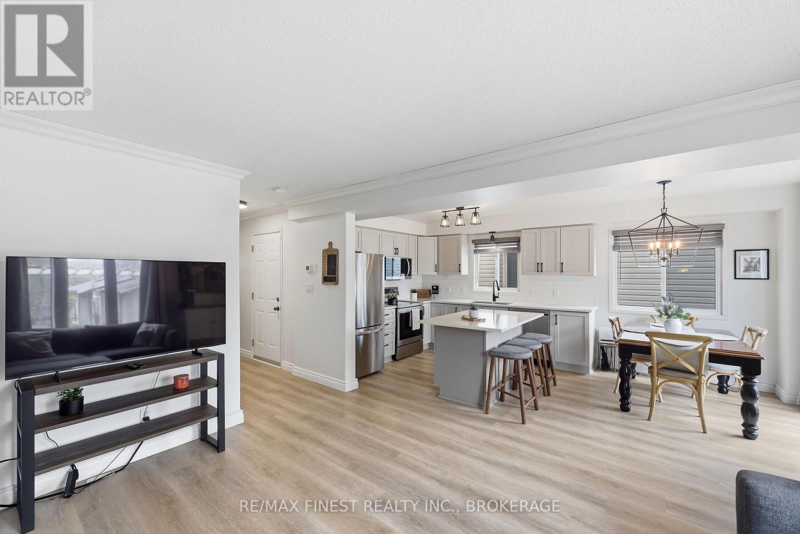 976 BLUFFWOOD AVENUE - 18