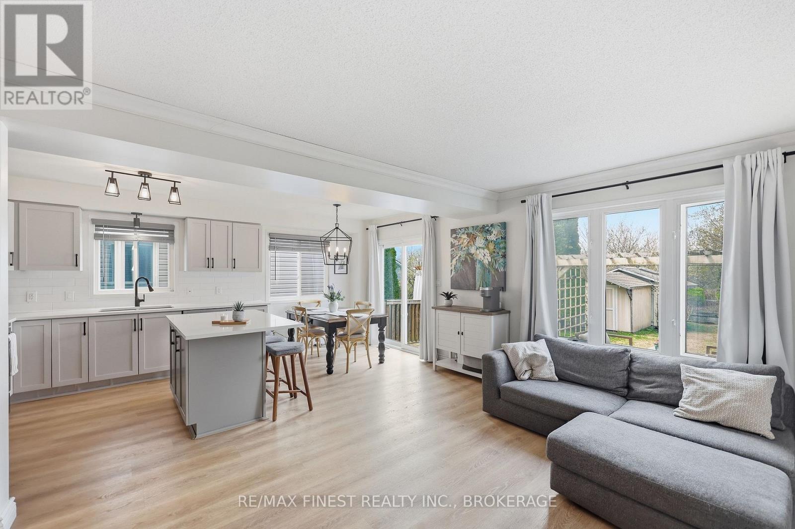 976 BLUFFWOOD AVENUE - 19