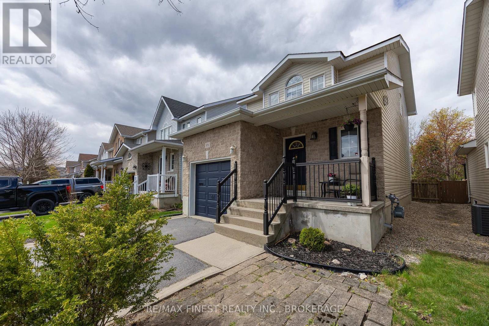 976 BLUFFWOOD AVENUE - Image 3