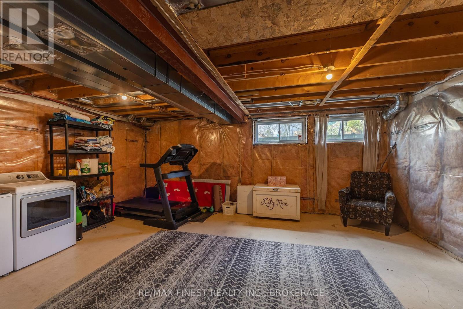 976 BLUFFWOOD AVENUE - 31