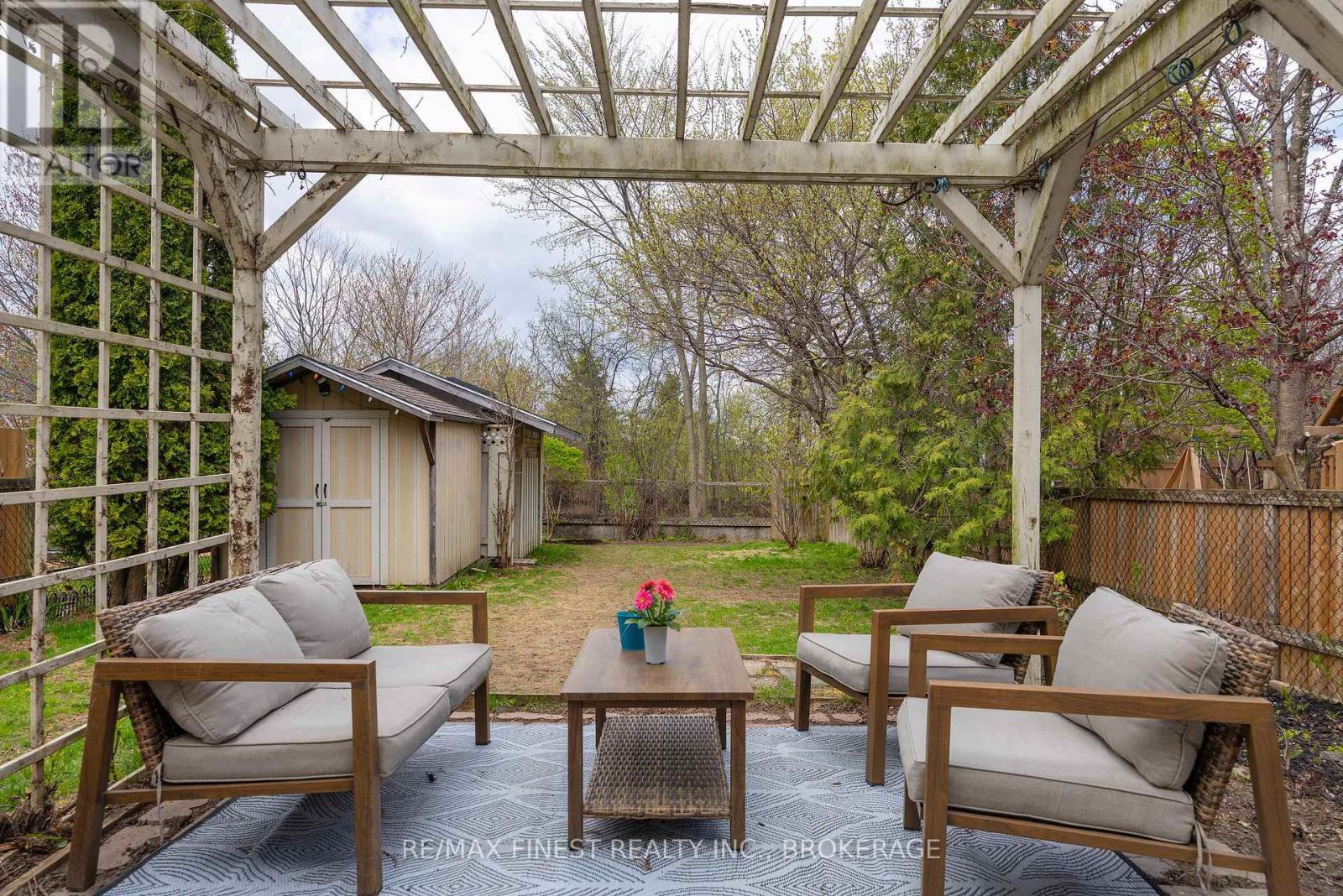 976 BLUFFWOOD AVENUE - 33