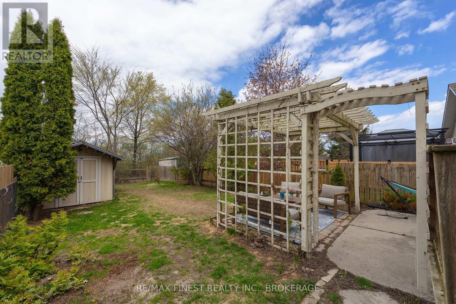 976 BLUFFWOOD AVENUE - 36