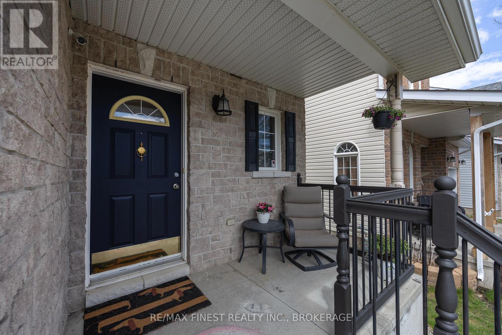976 BLUFFWOOD AVENUE - 4