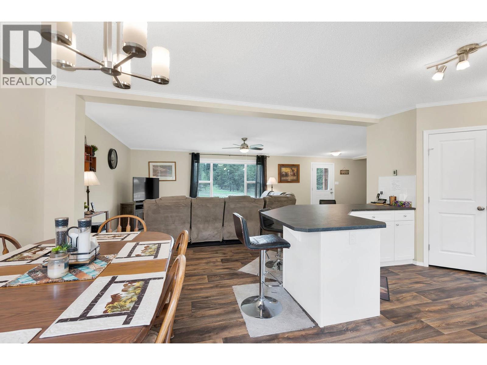 3090 Buffalo Springs Road, Barriere