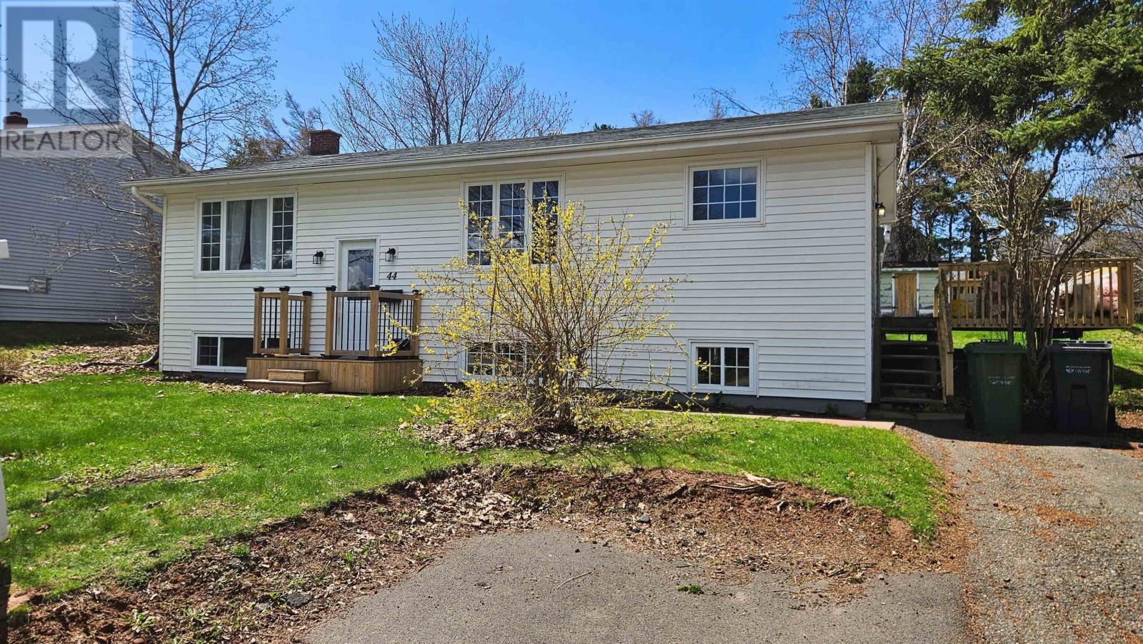 44 Westcomb Crescent - 2
