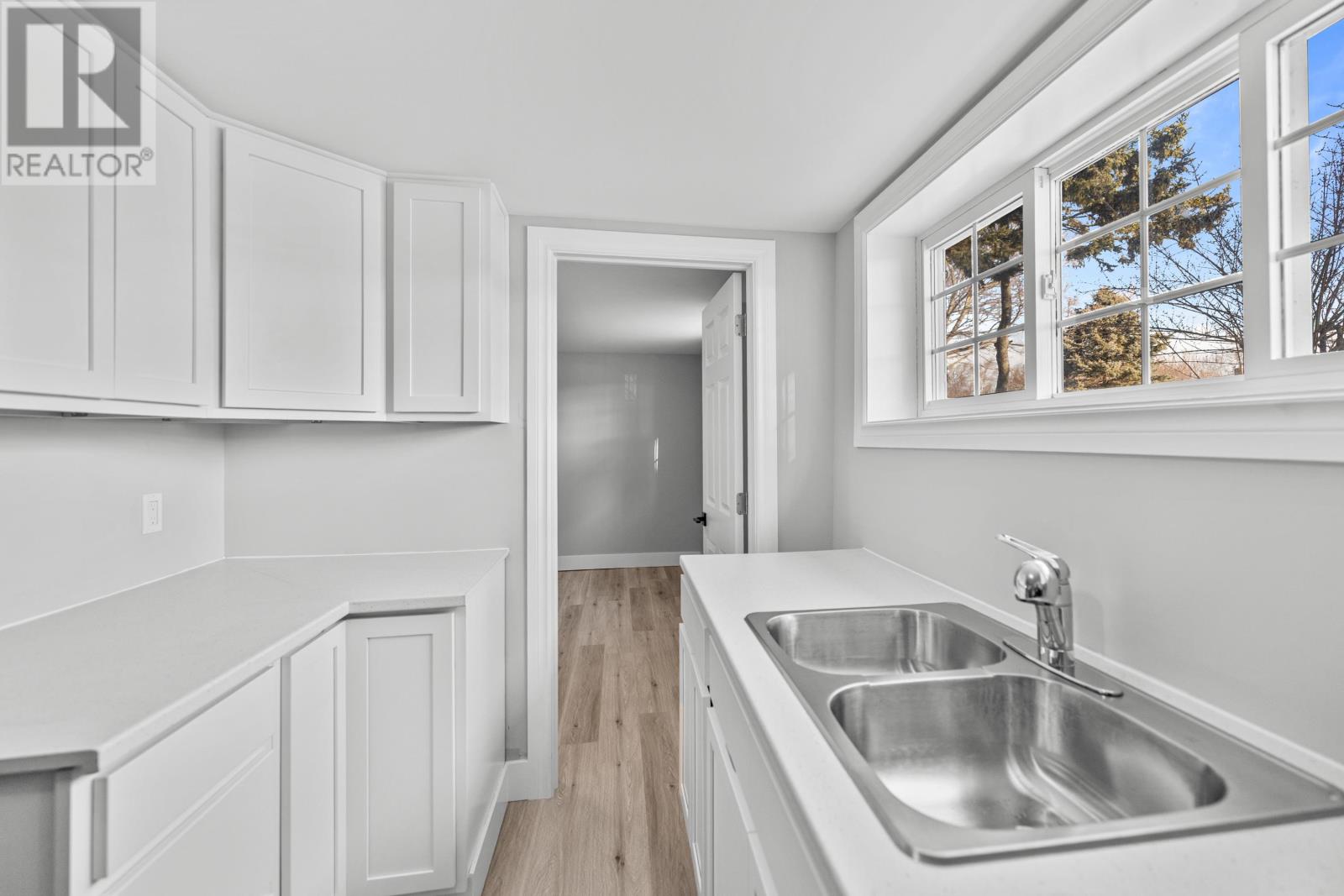 44 Westcomb Crescent - 23
