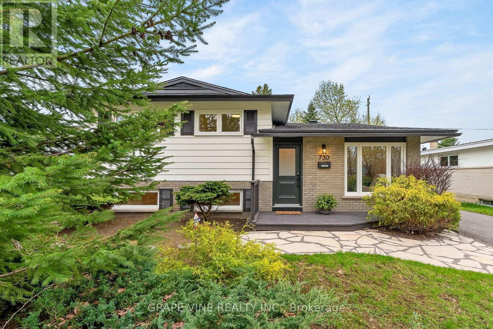 730 HOLT CRESCENT - 1