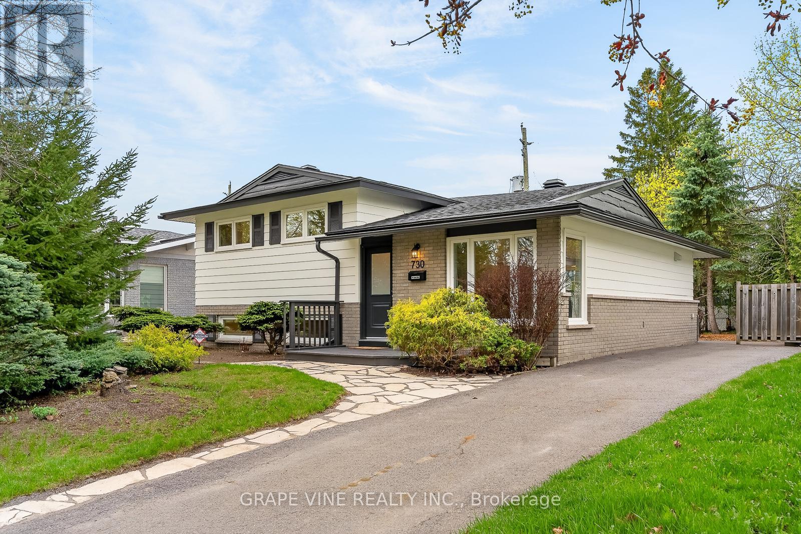 730 HOLT CRESCENT - 2